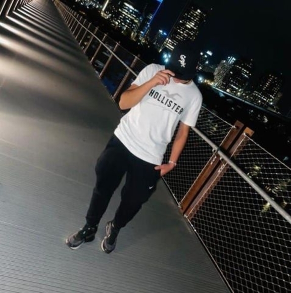 Meet your Posher, Alejandro - Picture 1 of 1